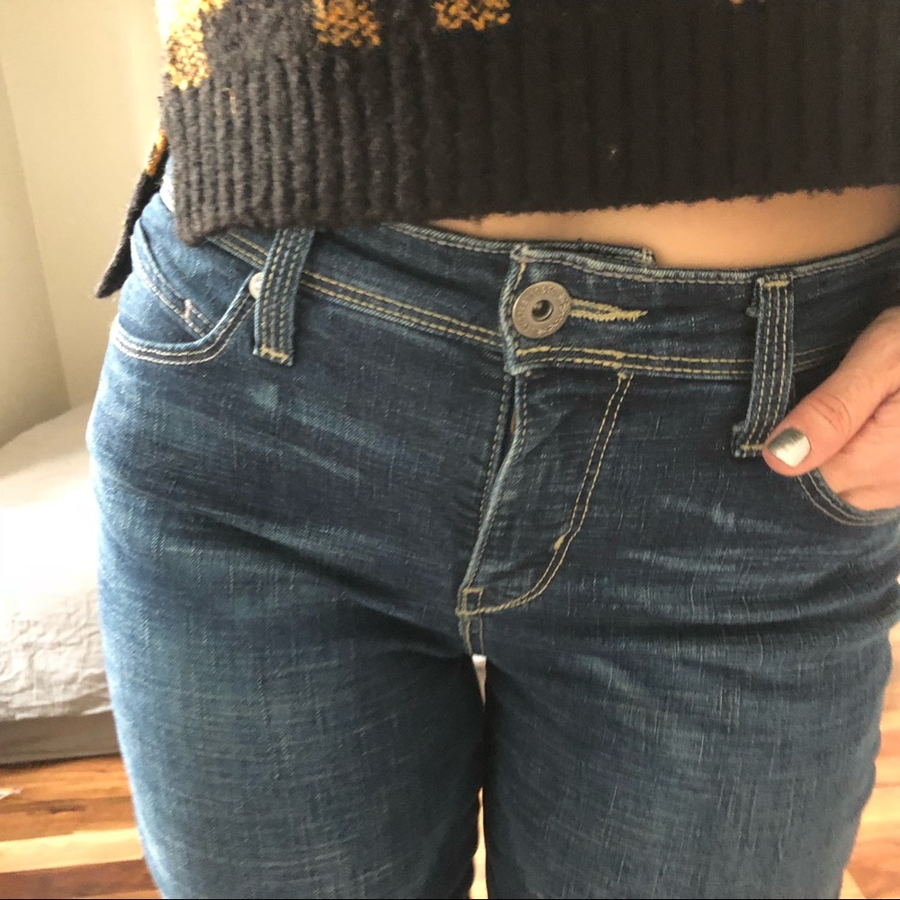 Levi’s Cropped Stretch Jeans - Picture 6 of 6